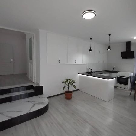 Vernatun Guest House Gyumri Eksteriør bilde